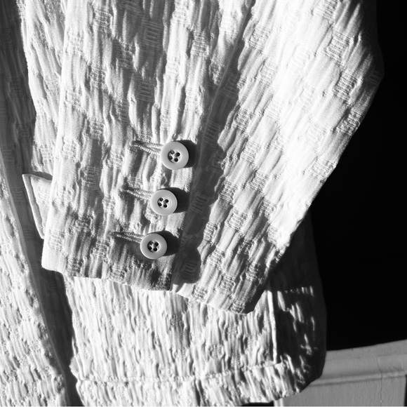 CAbi new white  blazer - Picture 5 of 8